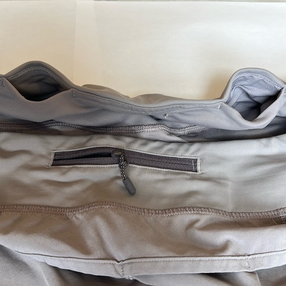 LULULEMON Speed Up Low-Rise Short 2.5”, Size 8, Rhino Grey, EUC - Picture 6 of 6